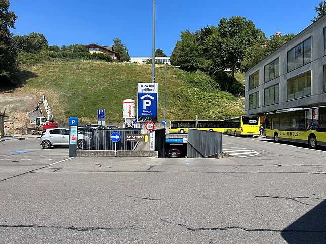 Busplatz in Feldkirch, Tiefgaragenabfahrt