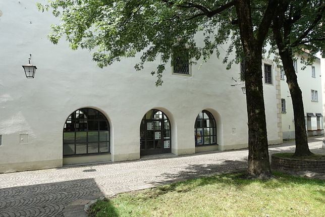 Der Hintereingang des Palais Liechtenstein von außen