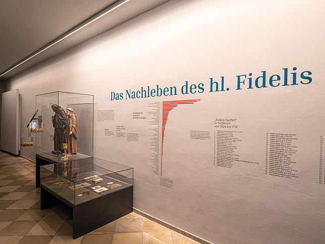 Blick in die Ausstellung zum hl. Fidelis