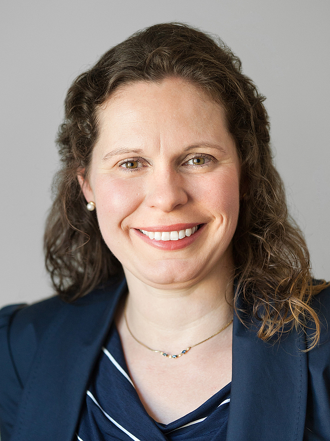 Portraitfoto von Andrea Bachmann, Leiterin der Kommunikationsabteilung