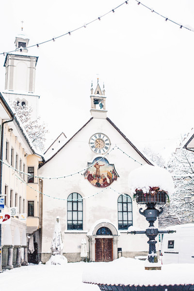 Die Johanniterkirche in Feldkirch im Winter