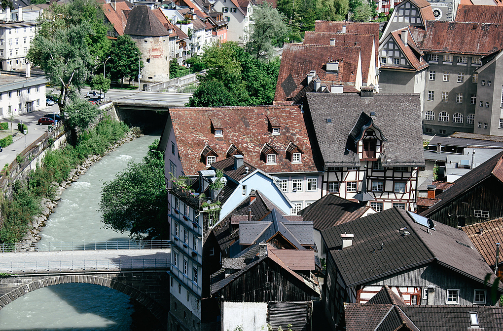 Die Ill fließt durch das Stadtgebiet von Feldkirch